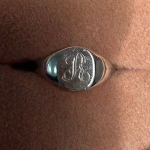 VINTAGE Sterling Silver signet ring “R” initial ring size 4